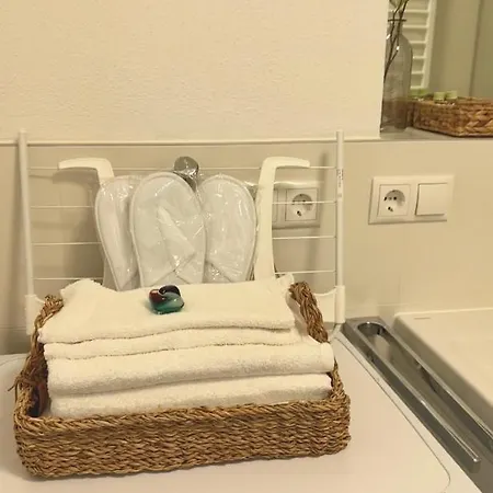 Moderne Erdgeschosswohnung アパート