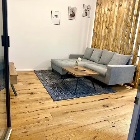 Moderne Erdgeschosswohnung אוגסבורג